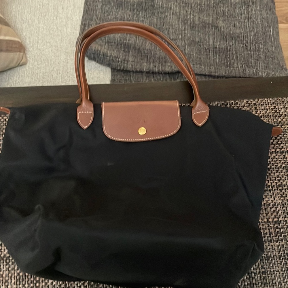 Large black longchamp from the Paris factory store. MUST GO WITHIN THE WEEK.